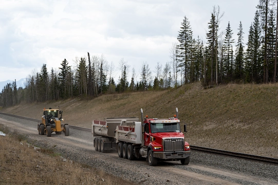 Gravel truck & grader at Coalspur