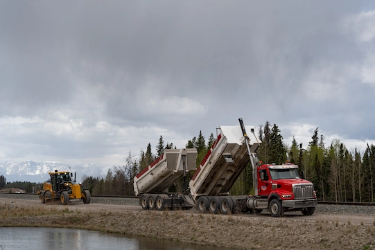 Gravel truck & grader at Coalspur
